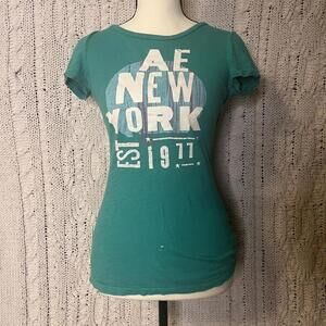 2000s Aeropostale green New York tee shirt. A few minor holes showing in photos.